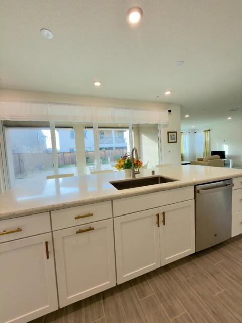 5955 Vantage Street, Sacramento CA: https://media.crmls.org/mediaz/b40d5fc6-47df-4138-b94a-bfa19dba56d7.jpg