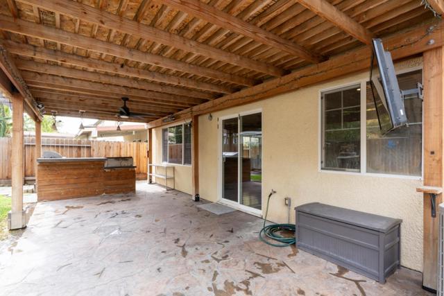 2357 N Rock Creek Drive, Los Banos CA: https://media.crmls.org/mediaz/b40d66d5-76bc-48f1-a43b-cc0de98daedc.jpg