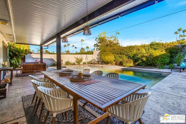 45864 Shadow Mountain Drive, Palm Desert CA: https://media.crmls.org/mediaz/b40d9d2e-ec81-45eb-92d0-8acc7165bbbc.jpg