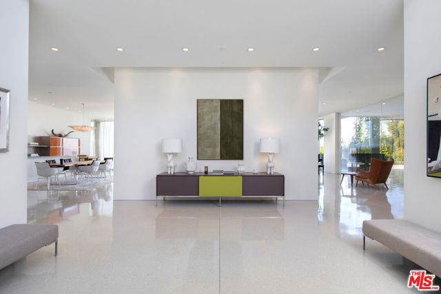 1290 Angelo Drive, Beverly Hills CA: https://media.crmls.org/mediaz/b40dd47c-e233-4b93-97bd-2b2e24871c9d.jpg