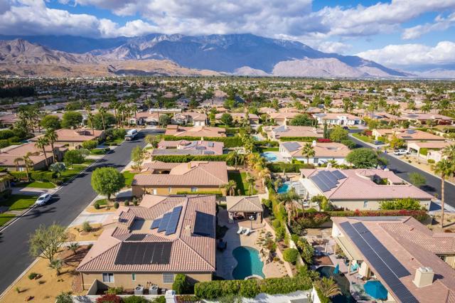 69822 Camino Pacifico, Rancho Mirage CA: https://media.crmls.org/mediaz/b40dda9b-c053-4cb0-85f4-fb789d02ad2d.jpg