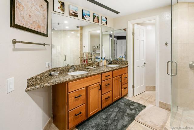 3460 Columbia St, San Diego CA: https://media.crmls.org/mediaz/b40e8c83-b8e4-4d87-b005-35467dcc5c25.jpg