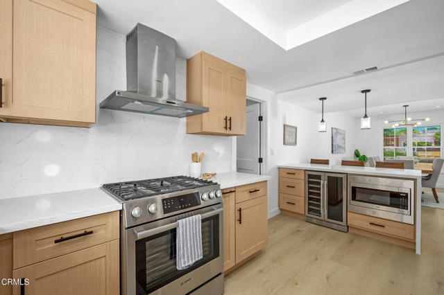 Detail Gallery Image 12 of 46 For 242 Redfield Ave Ave, Thousand Oaks,  CA 91320 - 4 Beds | 2/1 Baths