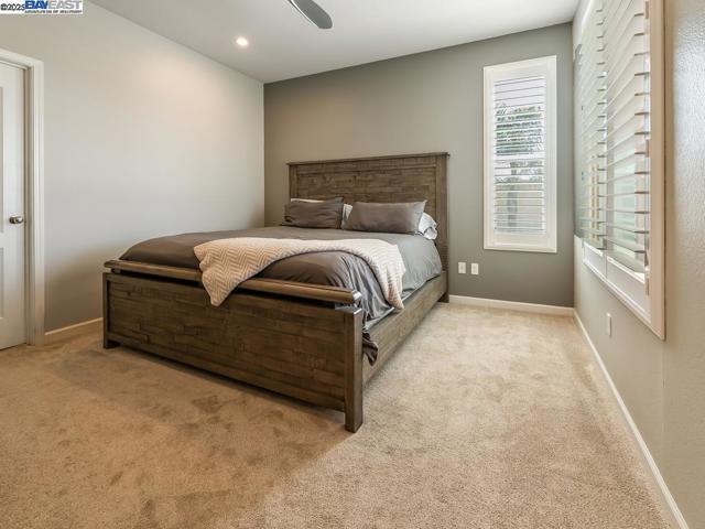 1178 Tropicana Ln, Brentwood CA: https://media.crmls.org/mediaz/b40ee578-7bd5-42e9-8584-462b8af7652c.jpg