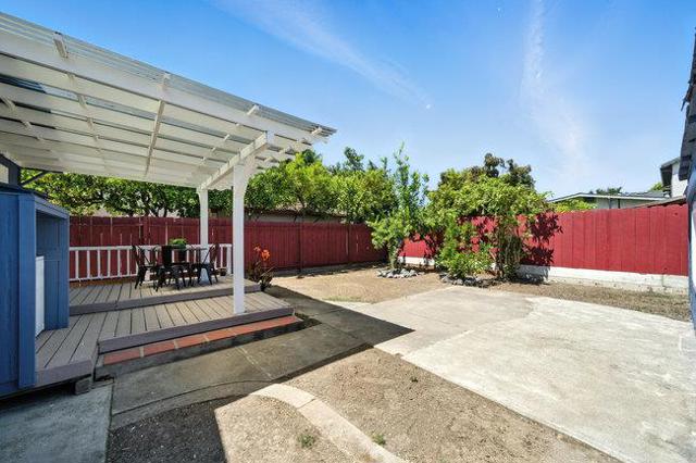 33854 14th Street, Union City CA: https://media.crmls.org/mediaz/b40f6eb5-9ffa-4fd2-a3da-f71f44de235a.jpg