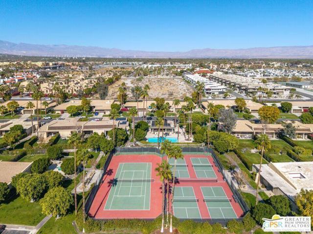 1291 Tiffany N Circle, Palm Springs CA: https://media.crmls.org/mediaz/b410386e-1a99-4395-8cf4-9922cd72acd6.jpg