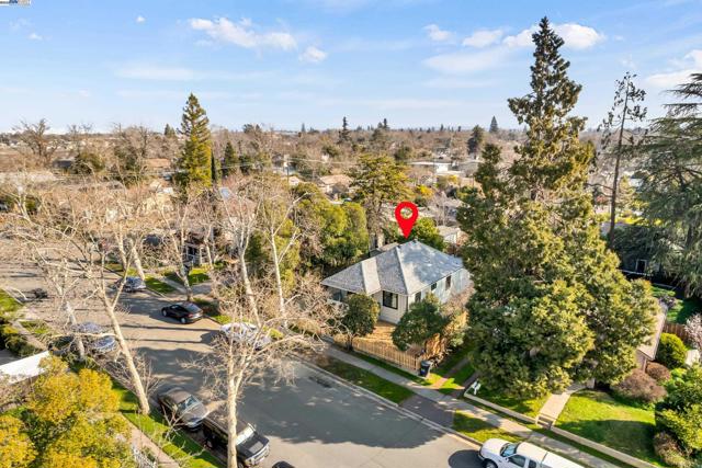 Image 14 of 60 For 207 D St Roseville