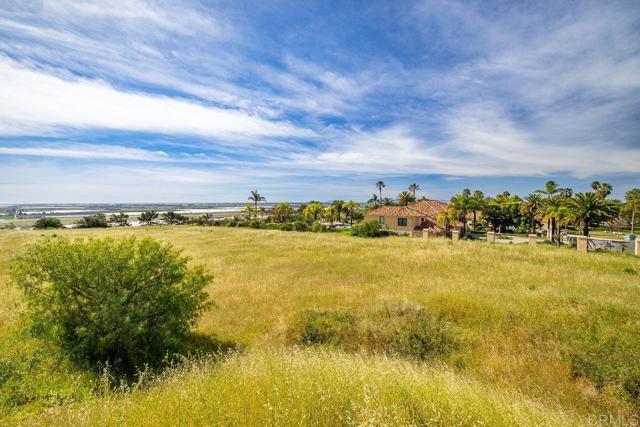 Detail Gallery Image 2 of 17 For 1009 Corte Barroso, Camarillo,  CA 93010 - – Beds | – Baths