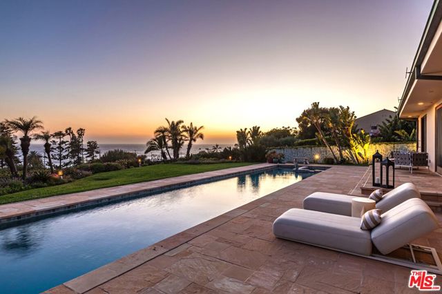 6417 Merritt Drive, Malibu CA: https://media.crmls.org/mediaz/b4114cc1-c7a7-4c40-8bff-dd9cf58a0481.jpg