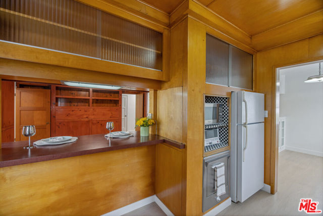 210 S Bundy Drive, Los Angeles CA: https://media.crmls.org/mediaz/b41151ec-f146-4f6a-9e55-e0eb9717d966.jpg