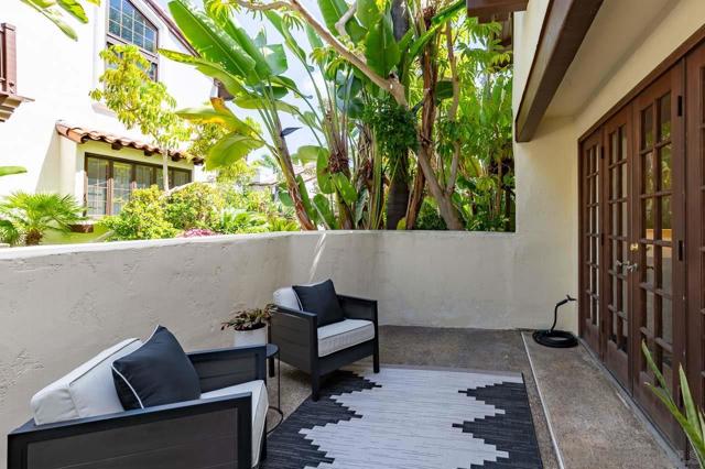 8666 Villa La Jolla Dr, La Jolla CA: https://media.crmls.org/mediaz/b411efe4-f31d-4502-ae2b-b7ae27afc813.jpg