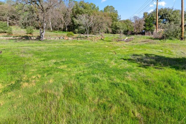 10264 Combie Road,  CA: https://media.crmls.org/mediaz/b411ff40-960f-4951-bc2c-eaa73e9c5636.jpg