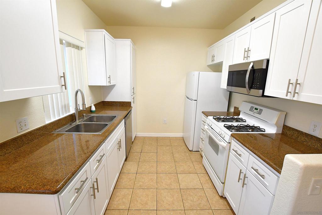 7677 Mission Gorge Rd 141 - photo 20