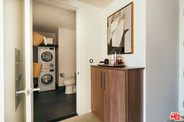 889 Francisco Street, Los Angeles CA: https://media.crmls.org/mediaz/b412d2af-ce82-4b89-a78e-dfff3f30701d.jpg