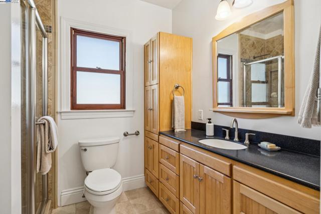 1335 Grove St, Alameda CA: https://media.crmls.org/mediaz/b41331ce-f3ea-4d2c-b3cd-77dfde928fcf.jpg