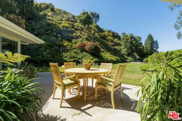Drew Fenton | 1726 Stone Canyon Road Los Angeles CA | MLS: 7220802