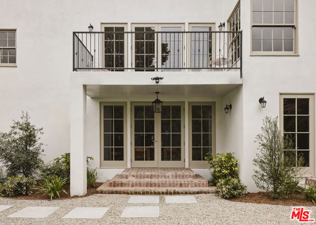 3372 Ley Drive, Los Angeles CA: https://media.crmls.org/mediaz/b4142c62-3bc6-4518-8f85-63c53ef9deba.jpg
