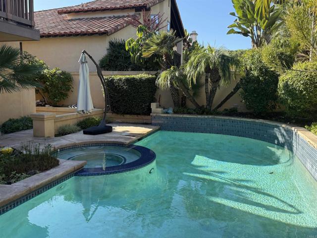 Detail Gallery Image 2 of 7 For 4980 Beauchamp Ct, San Diego,  CA 92130 - 6 Beds | 5 Baths