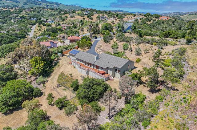 24935 Corte Poco, Salinas CA: https://media.crmls.org/mediaz/b41485a2-6ed2-4717-a4be-2f8e288ce751.jpg