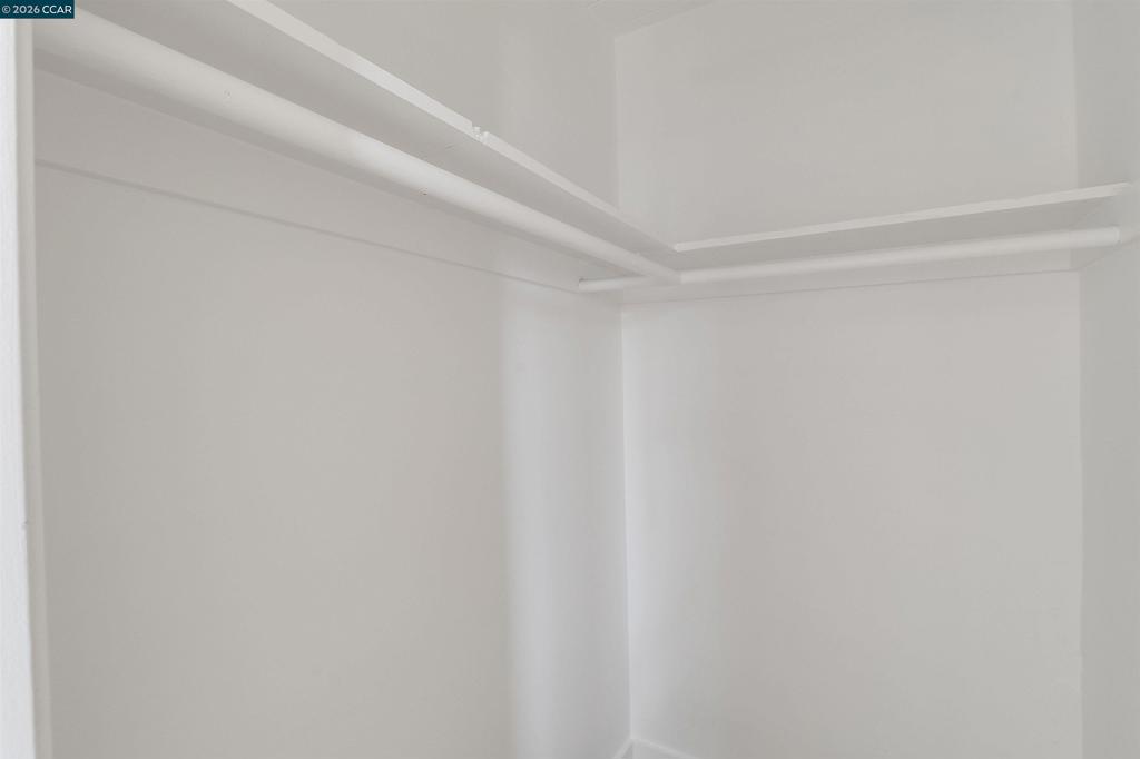 https://media.crmls.org/mediaz/b414cde0-a725-4dfe-b934-6c1bf85908c3.jpg?preset=X-Large