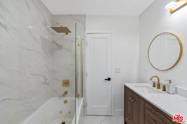 5413 Halbrent Avenue, Sherman Oaks CA: https://media.crmls.org/mediaz/b4156ebc-165b-435c-aac0-079db87e536f.jpg