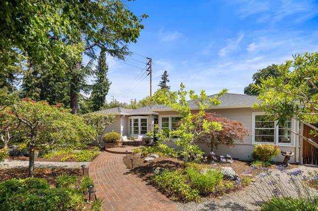 1711 Guinda Street, Palo Alto CA: https://media.crmls.org/mediaz/b4164392-ef59-4344-9c52-e7c545fb6128.jpg