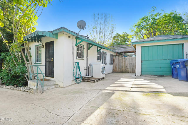 4824 Toland Way, Los Angeles CA: https://media.crmls.org/mediaz/b4166bbd-4ced-4a40-9a09-81dd4d664c3c.jpg