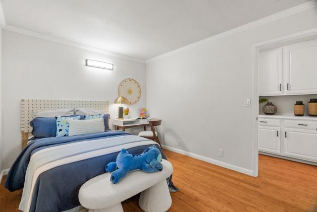 10500 Creston Drive, Los Altos CA: https://media.crmls.org/mediaz/b4169cc2-527b-4205-bb13-039848d089bd.jpg
