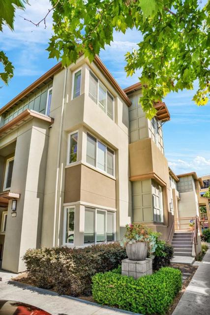 528 Odyssey Lane, Milpitas CA: https://media.crmls.org/mediaz/b416f623-8887-4550-ba5d-2c81e3a3e5e6.jpg