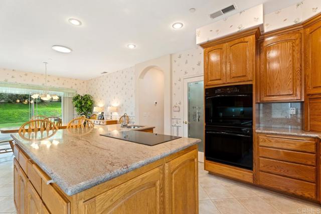 Detail Gallery Image 15 of 57 For 23406 Oakely Pl., Ramona,  CA 92065 - 7 Beds | 4 Baths