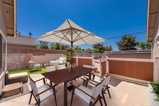 3268 Hilldale Avenue, Simi Valley CA: https://media.crmls.org/mediaz/b418d96a-a6c6-4ce9-b8f3-f5a8f24de976.jpg