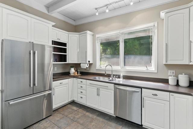 3225 Upper Lock Avenue, Belmont CA: https://media.crmls.org/mediaz/b418e8f3-c2ac-42e0-95da-2157d6325027.jpg