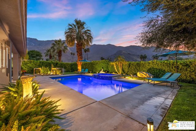 450 E Bogert Trail, Palm Springs CA: https://media.crmls.org/mediaz/b41a2c3c-d26d-4c03-b20f-7ee16ebb24f8.jpg