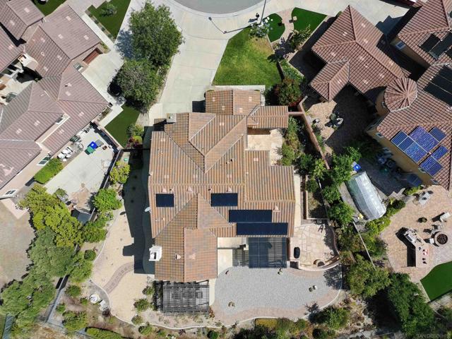 5029 Medalist Ct, Oceanside CA: https://media.crmls.org/mediaz/b41b0676-6f3e-4d60-bde4-1e14922999a9.jpg