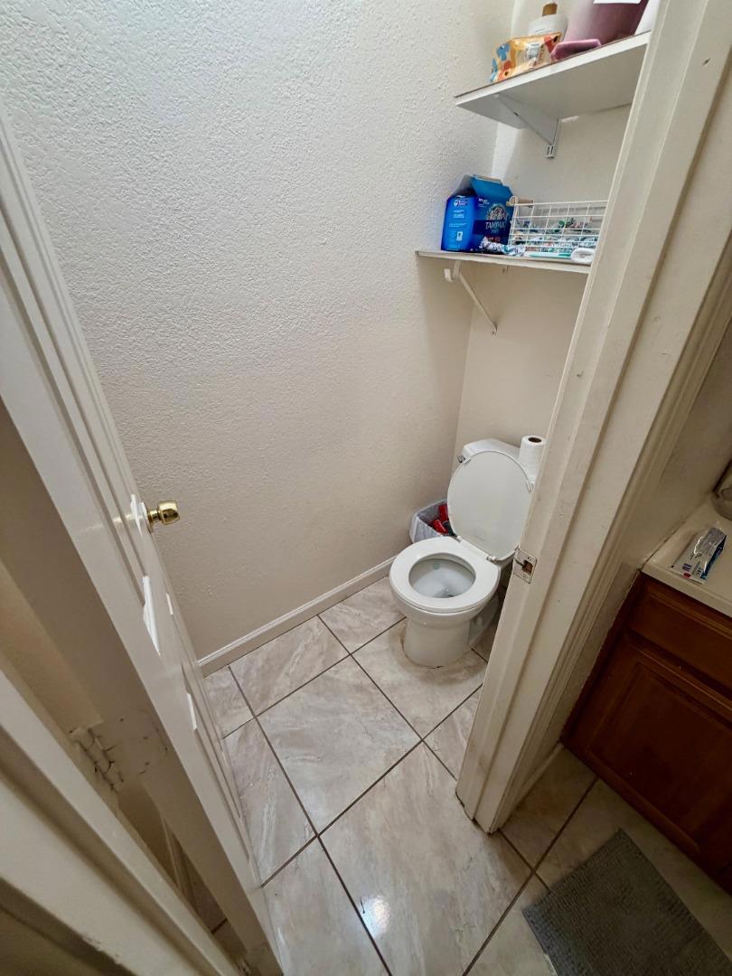 https://media.crmls.org/mediaz/b41b509c-8f72-43ac-be94-a0fe2bef4559.jpg?preset=X-Large