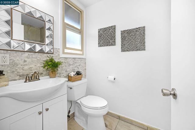 3189 Fitzpatrick Dr, Concord CA: https://media.crmls.org/mediaz/b41b57ed-8c44-415c-ad4d-7f86b8286631.jpg