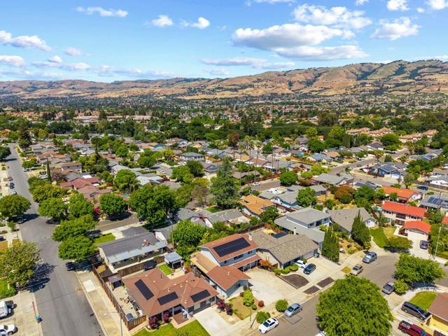 2718 Millbrae Way, San Jose CA: https://media.crmls.org/mediaz/b41b7e49-03f5-4c34-b526-bd618dc3d2bd.jpg
