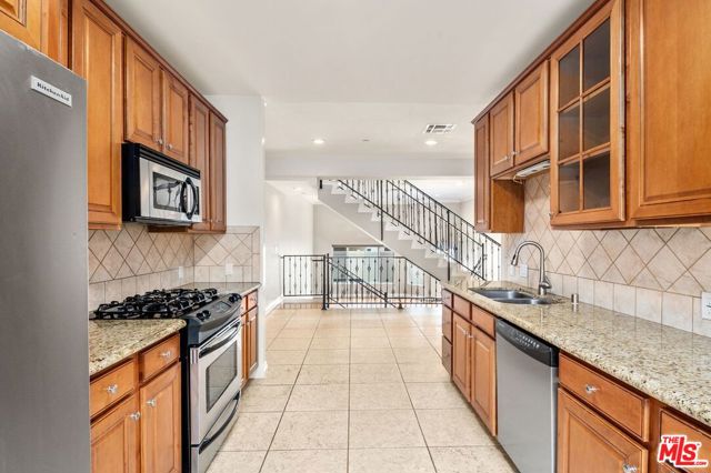5241 Colodny Drive, Agoura Hills CA: https://media.crmls.org/mediaz/b41ba25c-bbbe-45e9-a7af-13ddc91c86f8.jpg