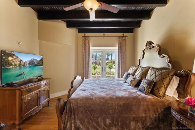 4386 Adams Ave, San Diego CA: https://media.crmls.org/mediaz/b41bb96a-75c4-40d0-af6b-72b82105bc2c.jpg