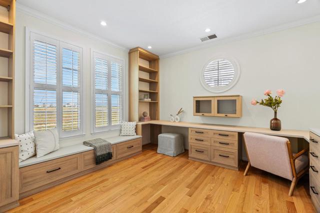 986 Governors Bay Drive, Redwood City CA: https://media.crmls.org/mediaz/b41bed77-3c30-4242-a1d0-76834bd9b4b0.jpg