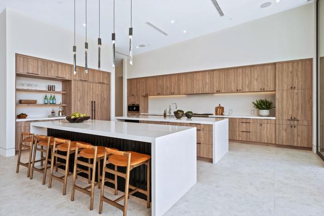 7 Makena Lane, Rancho Mirage CA: https://media.crmls.org/mediaz/b41cb01d-37b1-4347-8ff9-b2a37ce2d20f.jpg