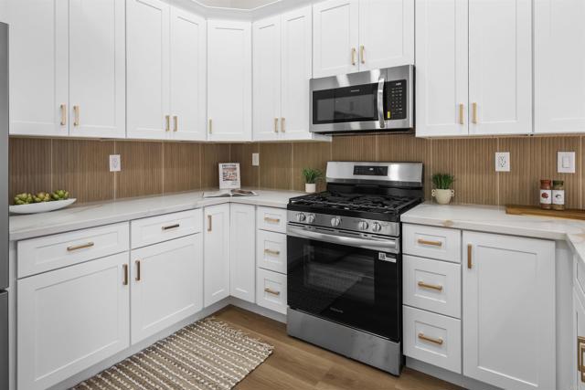 718 Lockwood Place, Oceanside CA: https://media.crmls.org/mediaz/b41cee77-ec08-49bb-8bcd-b6cfc4ffdf85.jpg