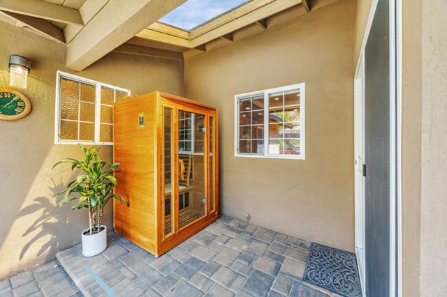 1741 Los Altos Drive, San Mateo CA: https://media.crmls.org/mediaz/b41cf0e1-a460-4e89-876a-0259be43e096.jpg