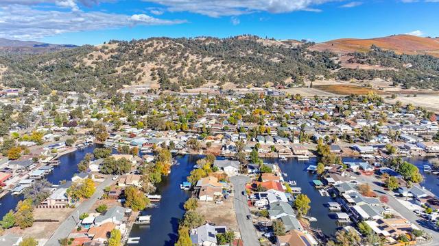 613 Bass Lane, Clearlake Oaks CA: https://media.crmls.org/mediaz/b41e5be9-7d63-47a1-b067-b0184dbe521e.jpg