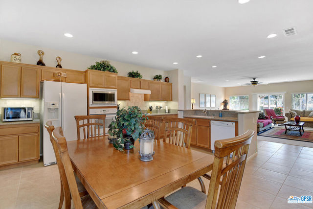 9122 SILVER STAR Avenue, Desert Hot Springs CA: https://media.crmls.org/mediaz/b41ec16e-7217-4424-a6a2-ea9bed09f3c2.jpg