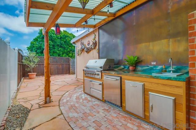 3541 Pomeroy St, San Diego CA: https://media.crmls.org/mediaz/b41ed10f-0e61-4199-9bc2-a7acb572d0d3.jpg