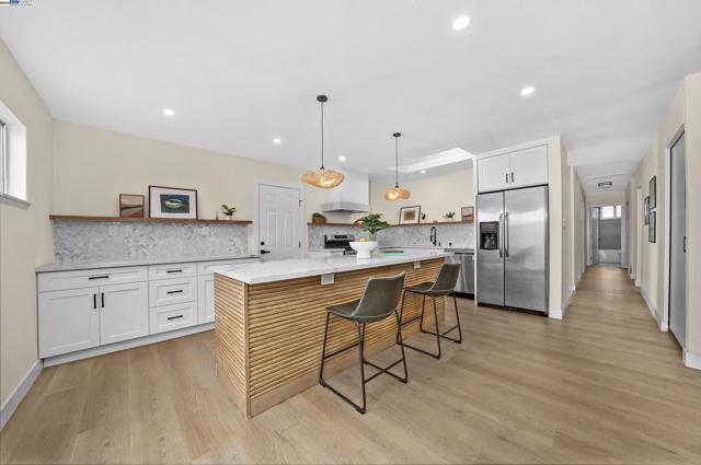 16871 Ross Lane, Huntington Beach CA: https://media.crmls.org/mediaz/b41ee3b9-4b52-4a2f-a25a-51209ef7c56c.jpg