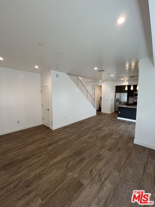 14822 Magnolia Boulevard, Sherman Oaks CA: https://media.crmls.org/mediaz/b41f29f4-4b21-4334-aa1c-90bc4863c3e4.jpg