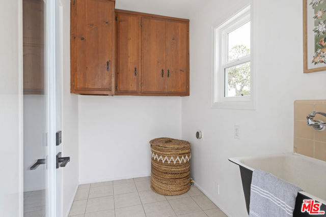 21109 Longworth Avenue, Lakewood CA: https://media.crmls.org/mediaz/b41f2de4-7b05-4ec9-bca2-d1d90307b861.jpg