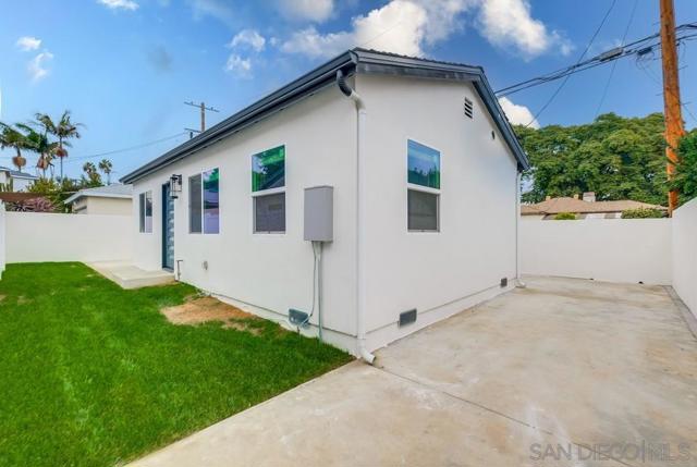 2476 Coolidge Ave, Los Angeles CA: https://media.crmls.org/mediaz/b41f3d28-707e-4782-b321-f2ac0654296a.jpg